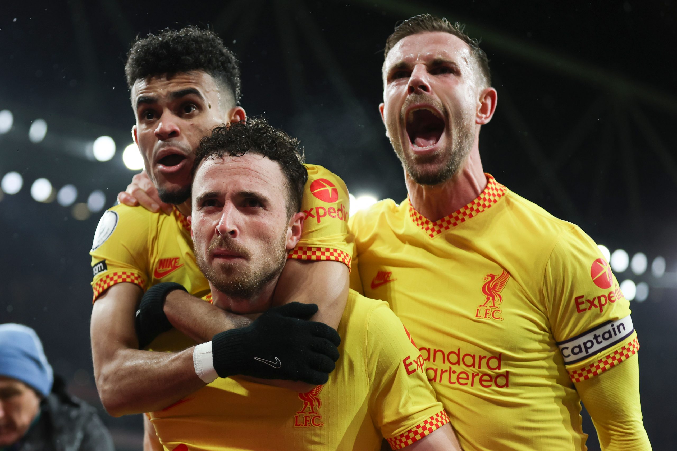 Liverpool beats Arsenal to reignite Premier League race