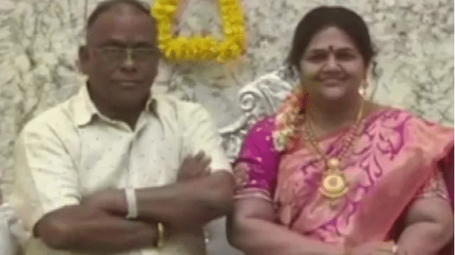 Karnataka industrialist installs late wifes life-size silicon statue