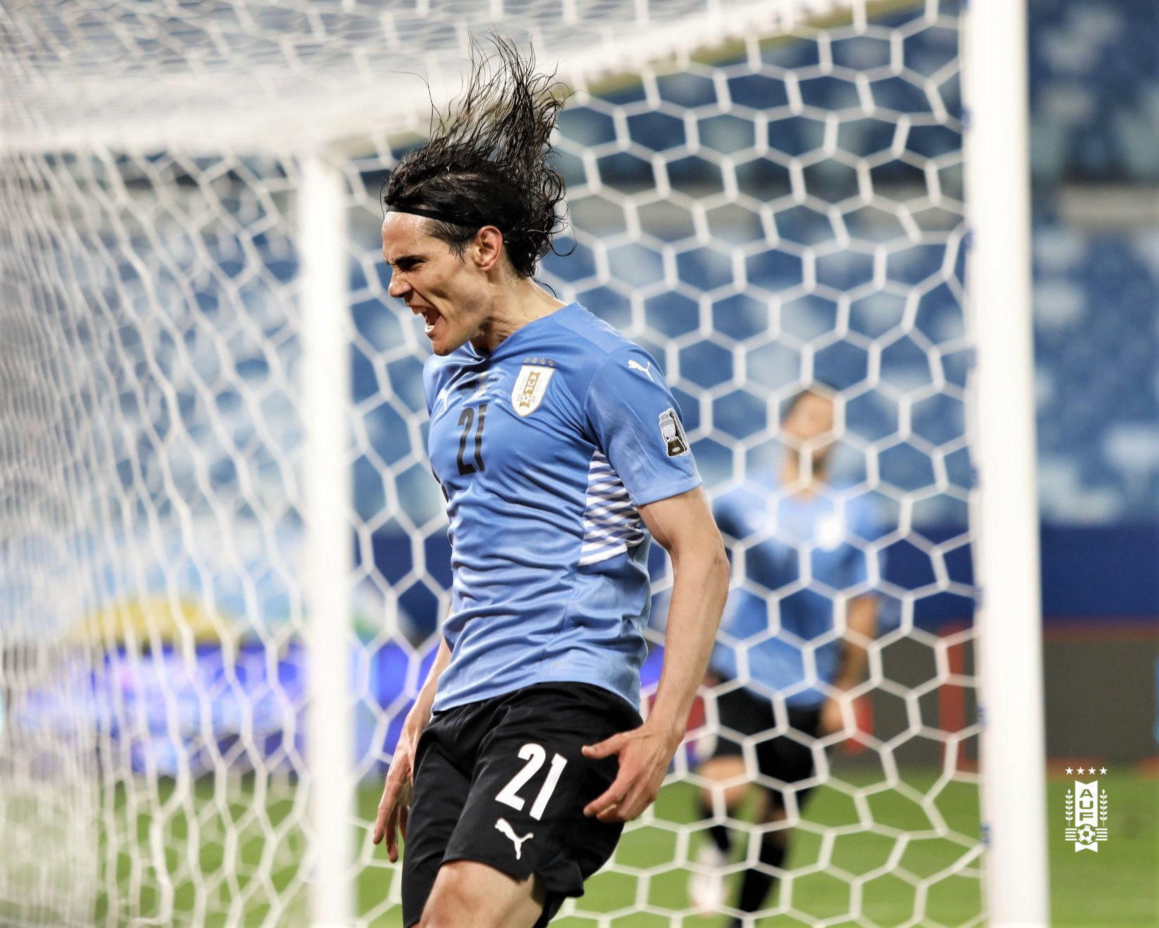 Copa America: Thanks to Cavani, Uruguay makes way into quarters