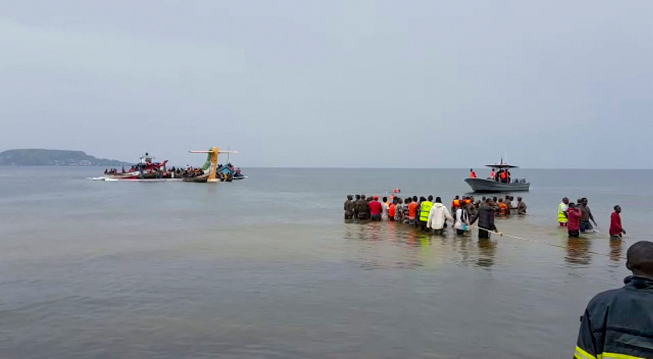 Watch: Viral video show rescue efforts in Precision Air crash in Tanzania