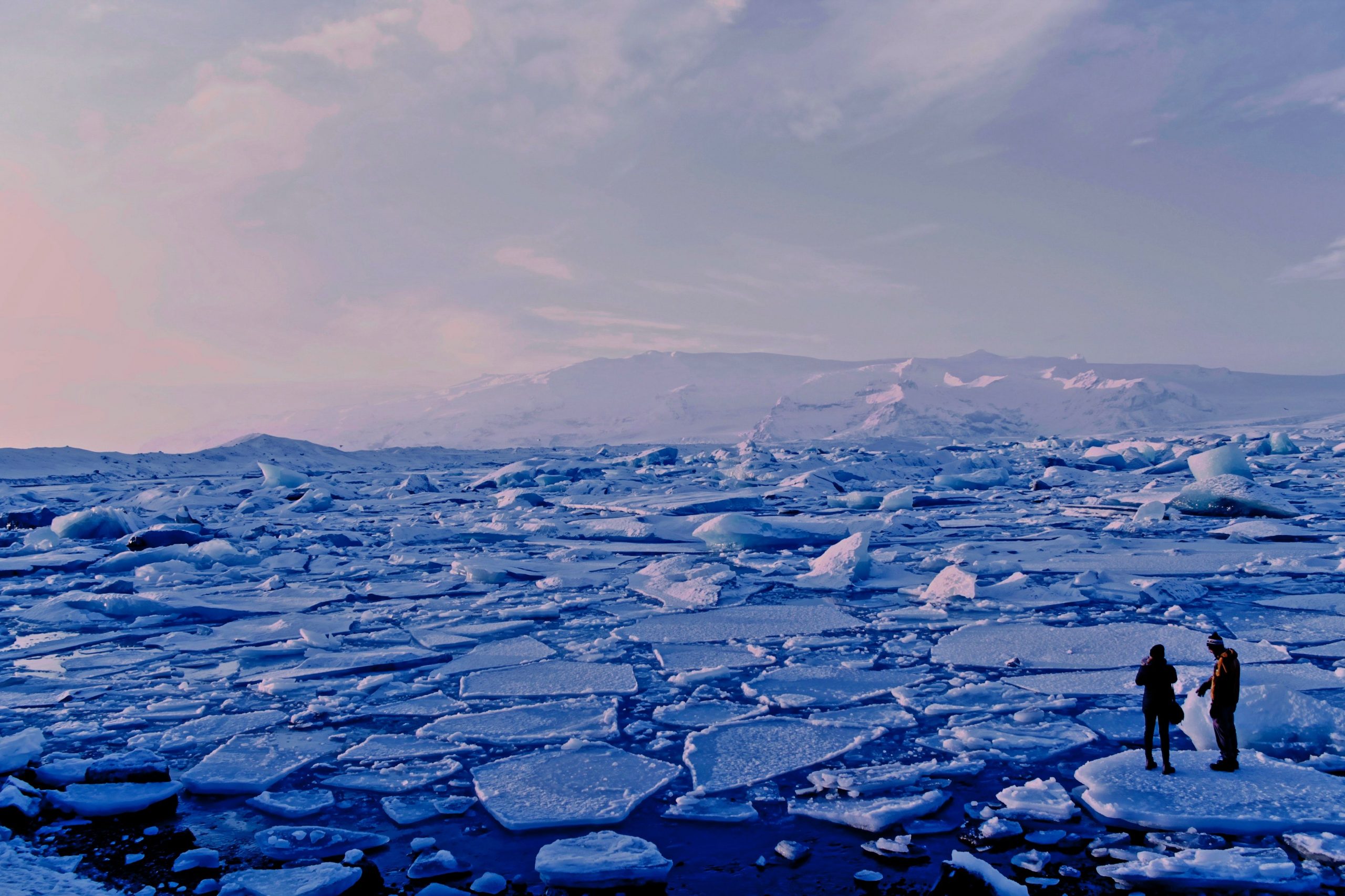 Antarctica’s glacier-damming ice shelves at risk