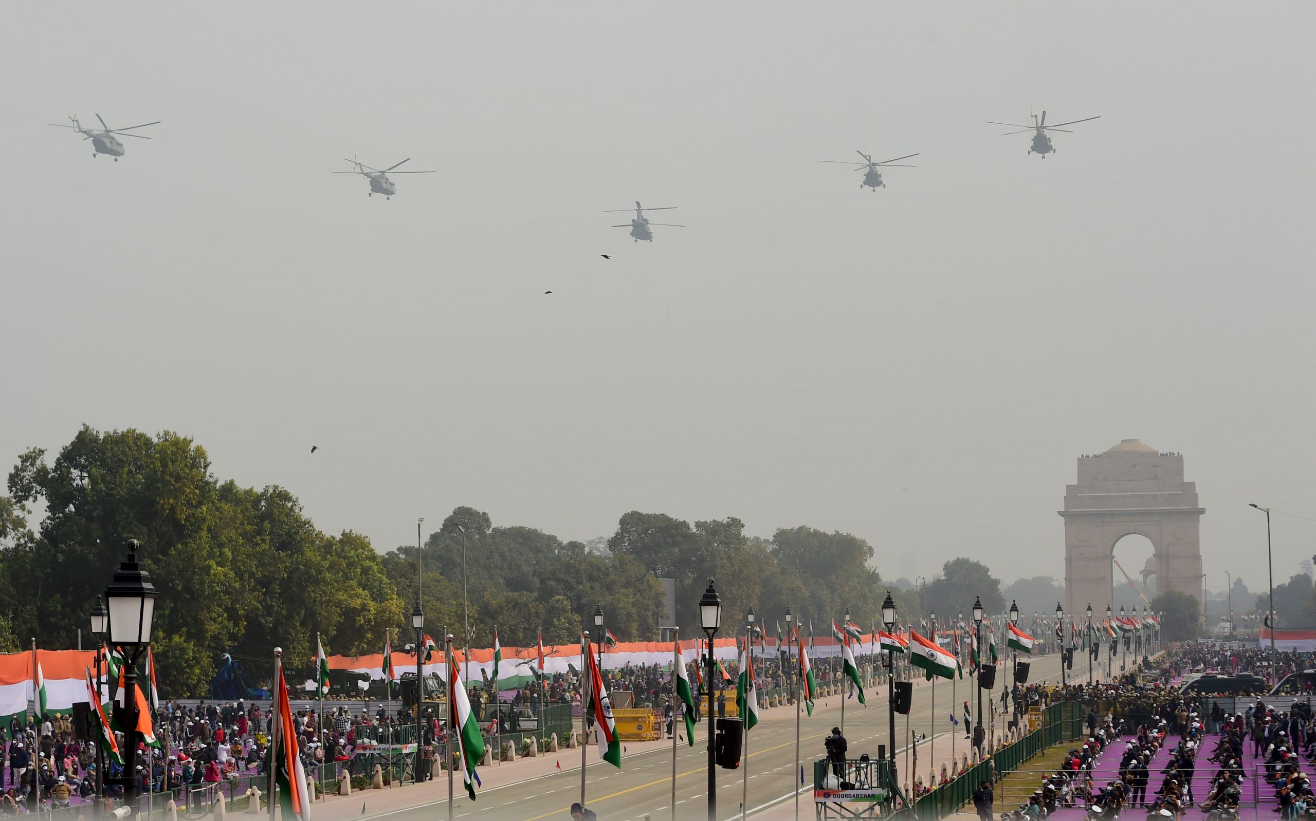 Grand flypast of 75 IAF aircraft concludes Republic Day parade | Watch