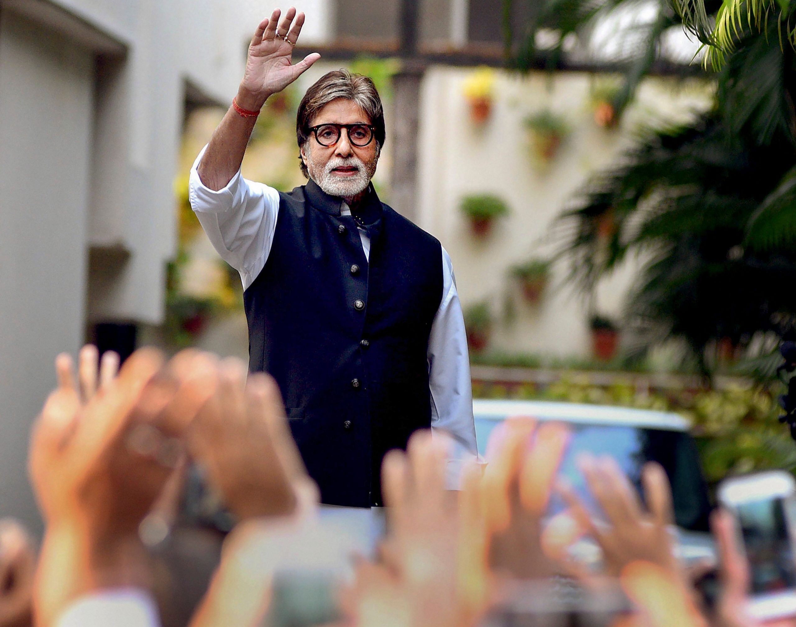 Amitabh Bachchan donates Rs 2 crore for Covid Centre at Delhi gurdwara