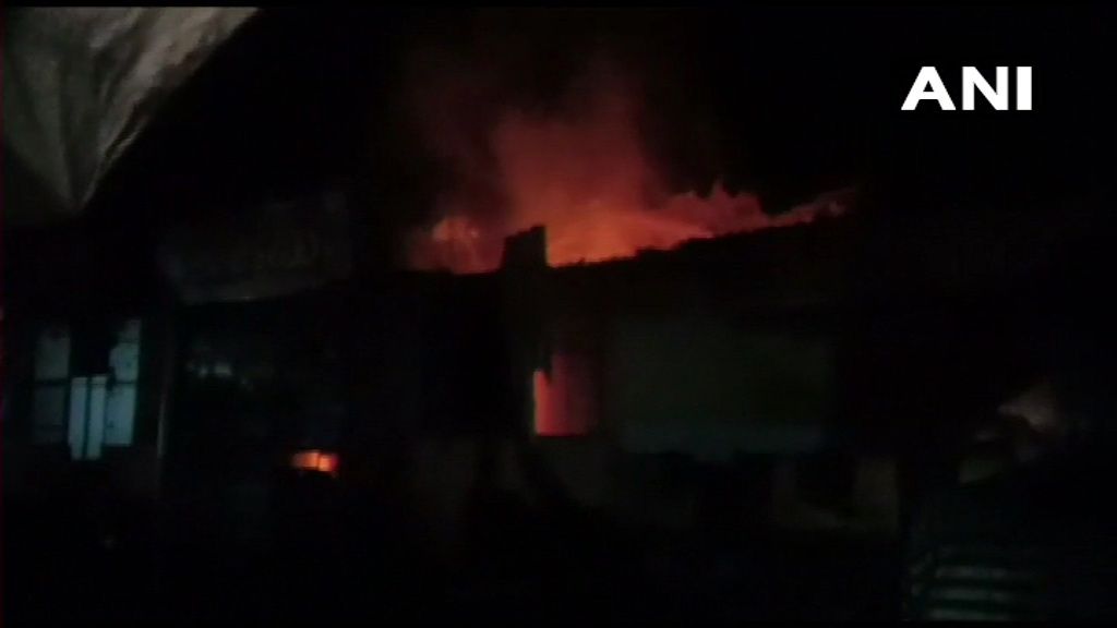 Fire breaks out in Udupi hotel, Karnataka due to lightning