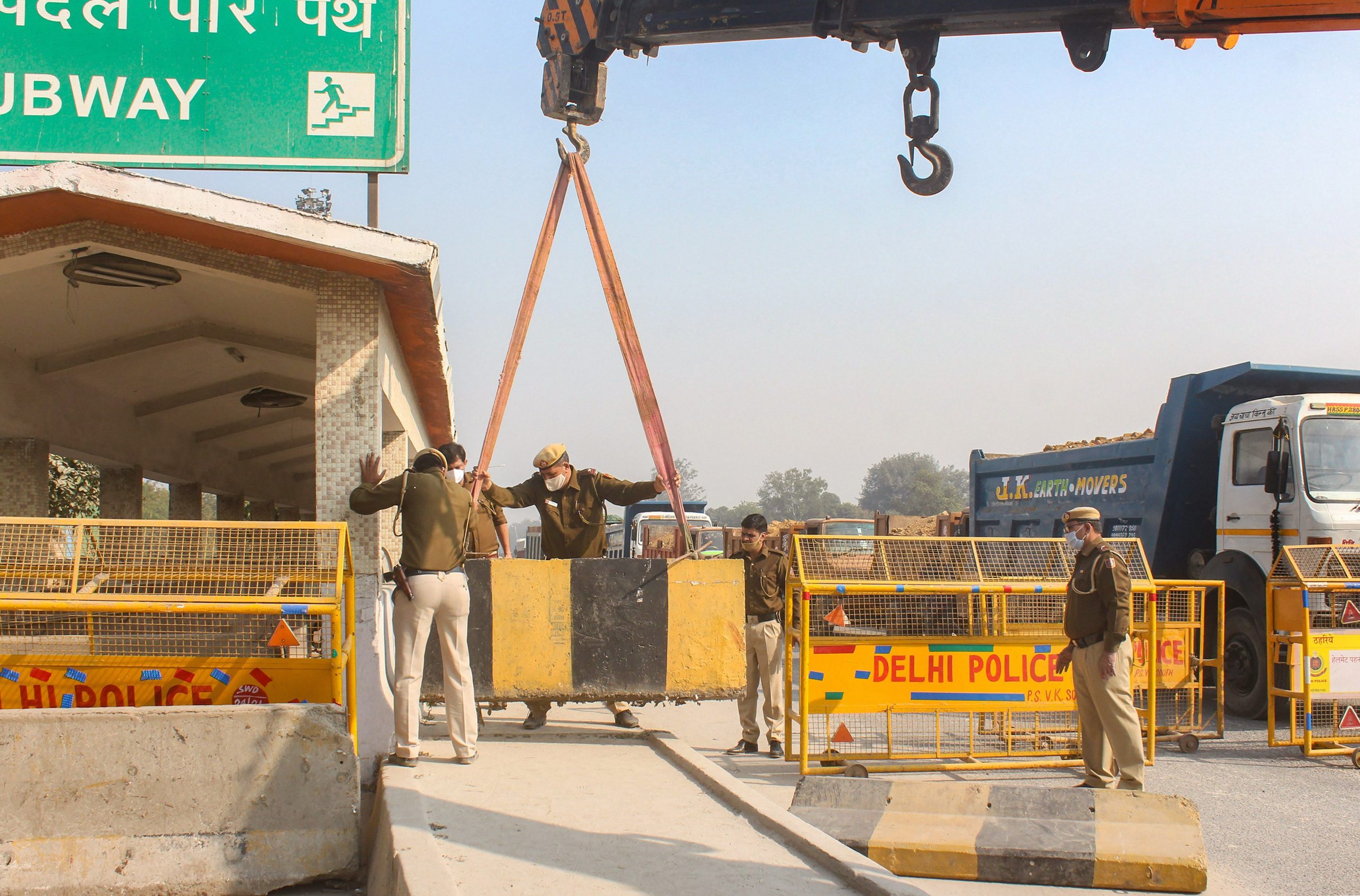 Travelling to Delhi from Haryana? Avoid Signature Bridge, GTK road, says Delhi Police