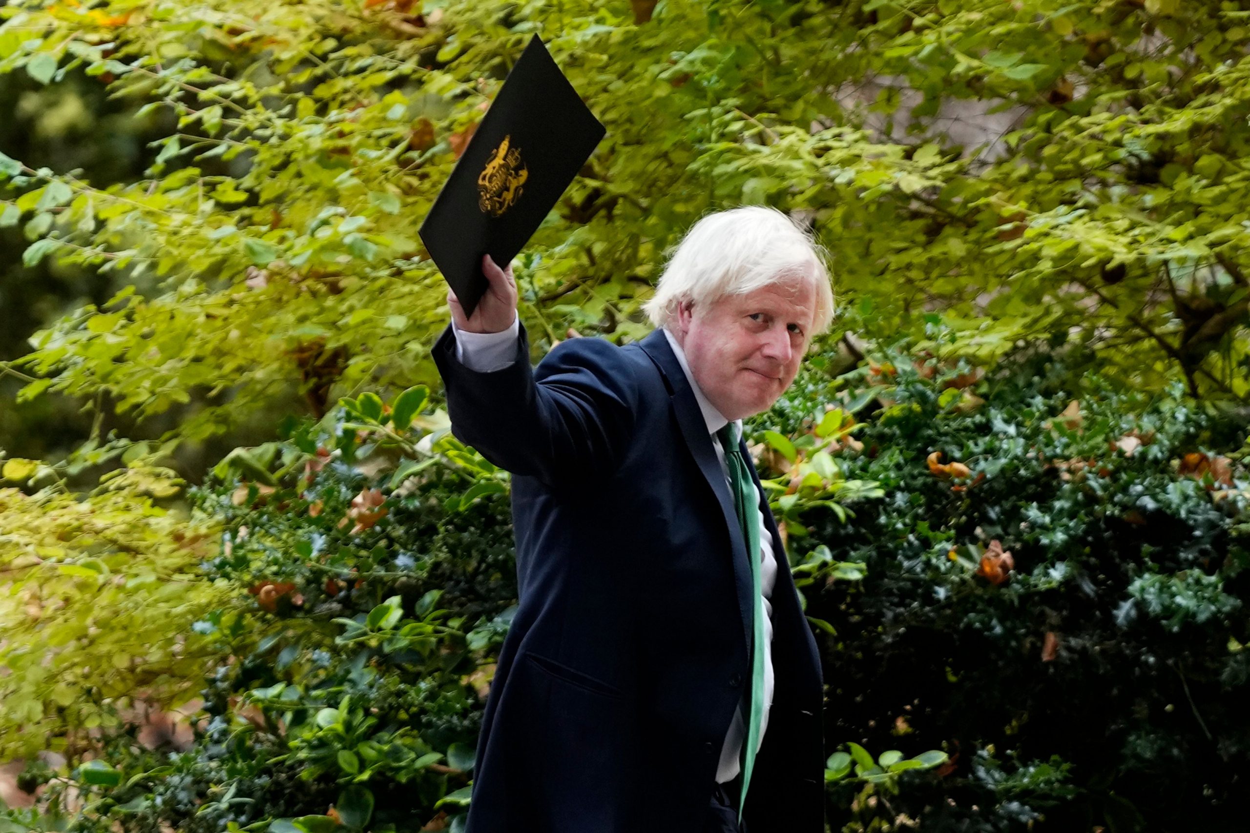As Liz Truss resigns UK PM post, Boris Johnsons name lurks in shadows