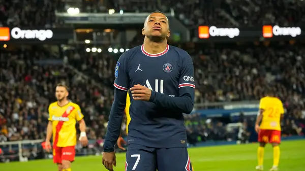 Kylian Mbappe snubs Real Madrid deal, to continue at Paris Saint-Germain