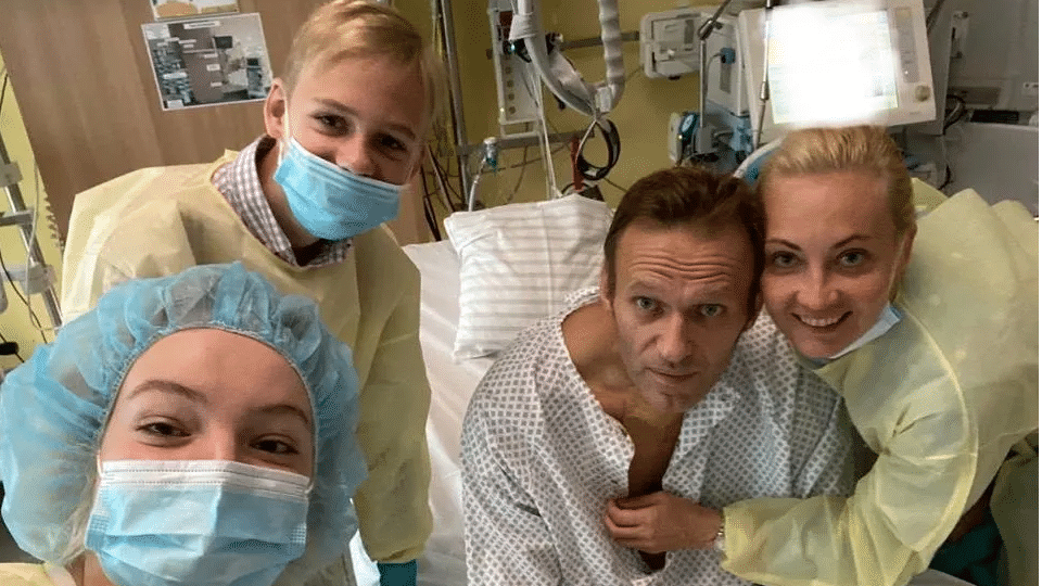 ‘I can breathe on my own’: Alexei Navalny posts first photo after recovery