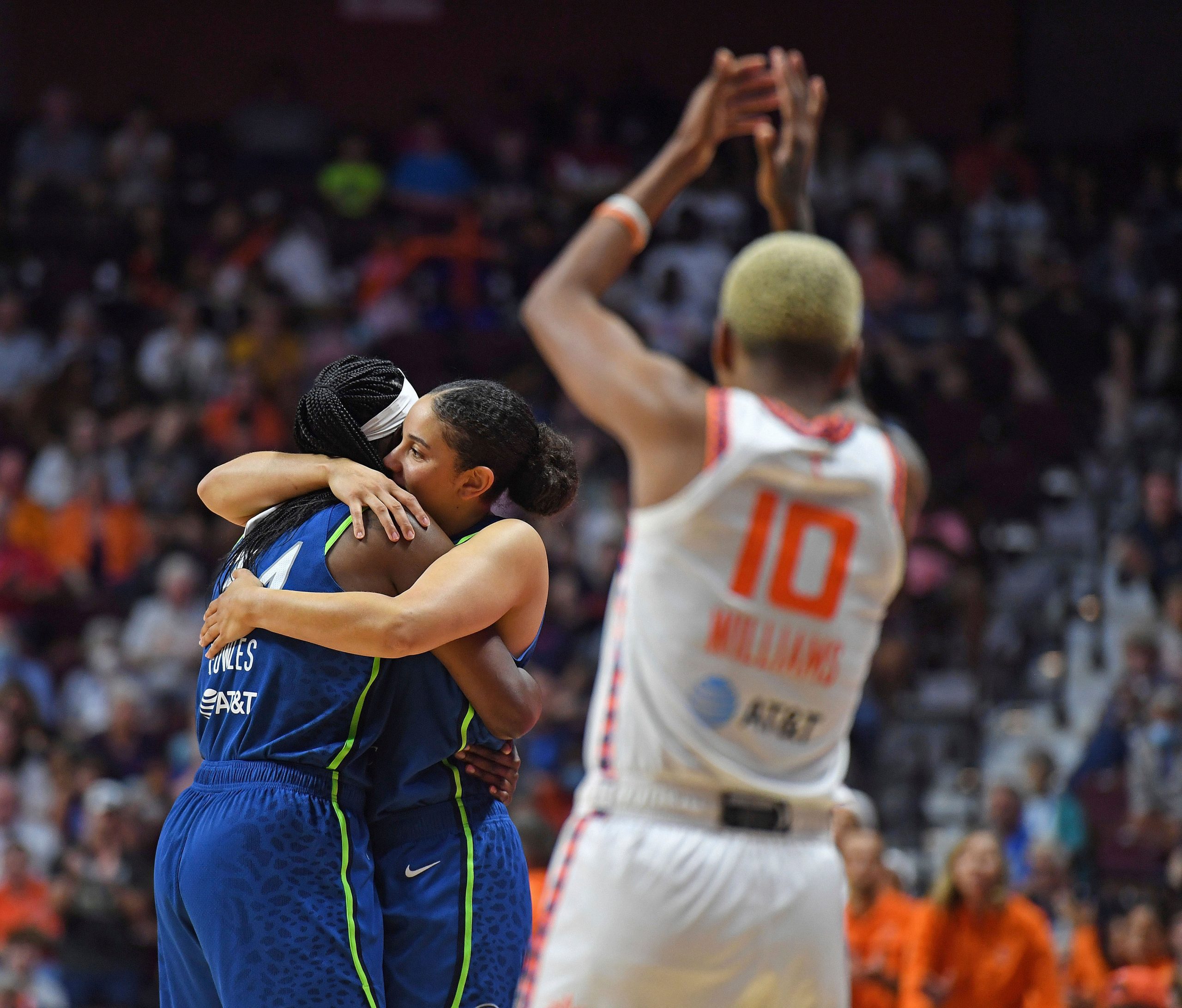Sylvia Fowles wraps up WNBA career 4K rebounds, emotional goodbye
