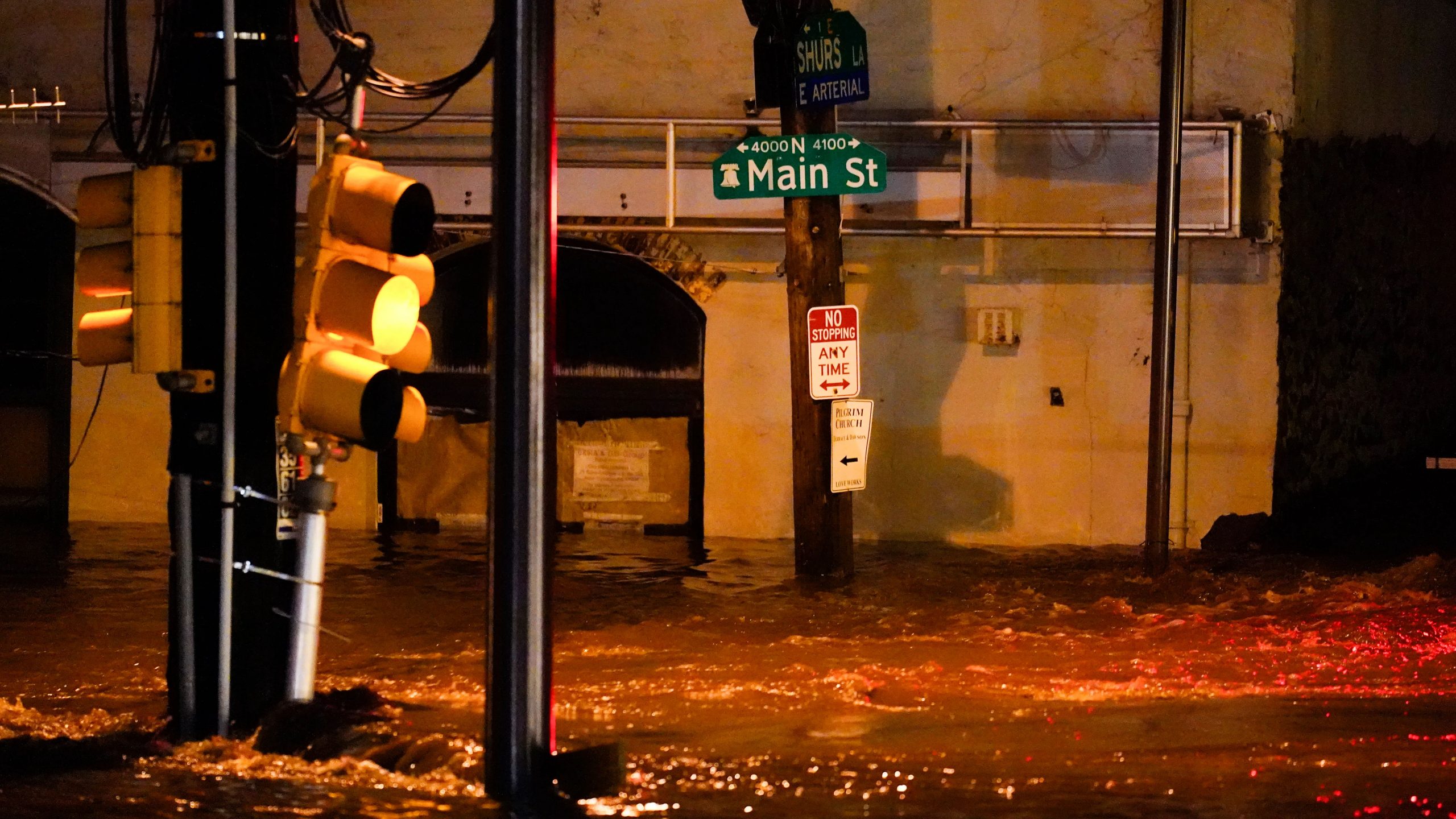 New York floods: Death toll climbs, subway services suspended