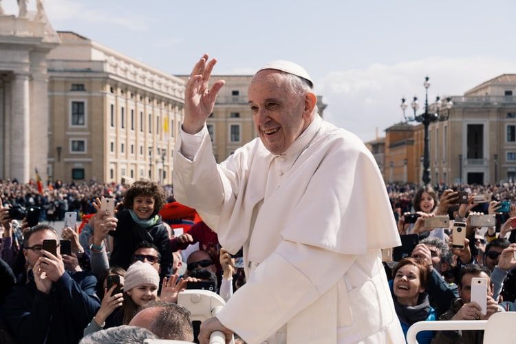 Pope Francis celebrates largest mass of historic Iraq trip