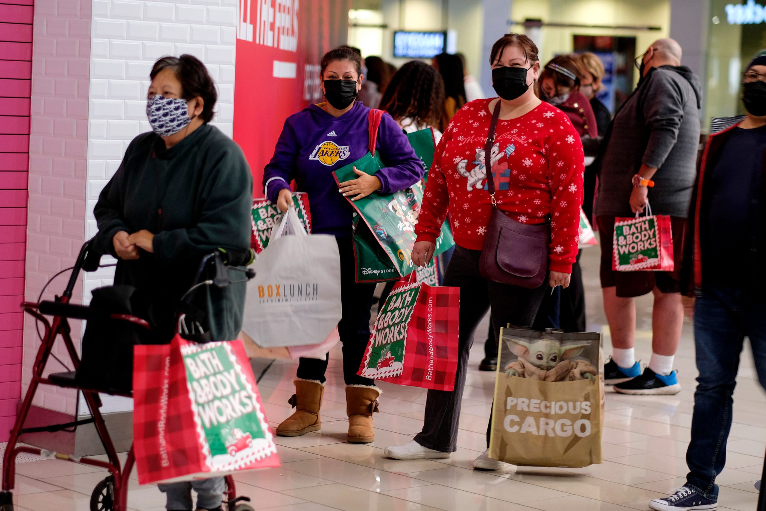 US stores kick off Black Friday but pandemic woes linger