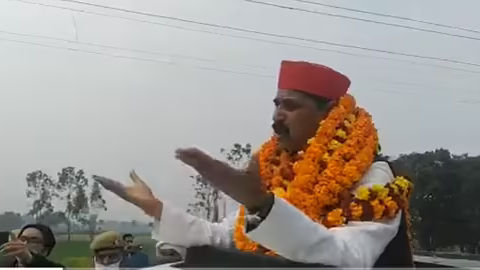 Watch: Samajwadi Partys Pradip Yadav in a heated exchange with cops over COVID norms