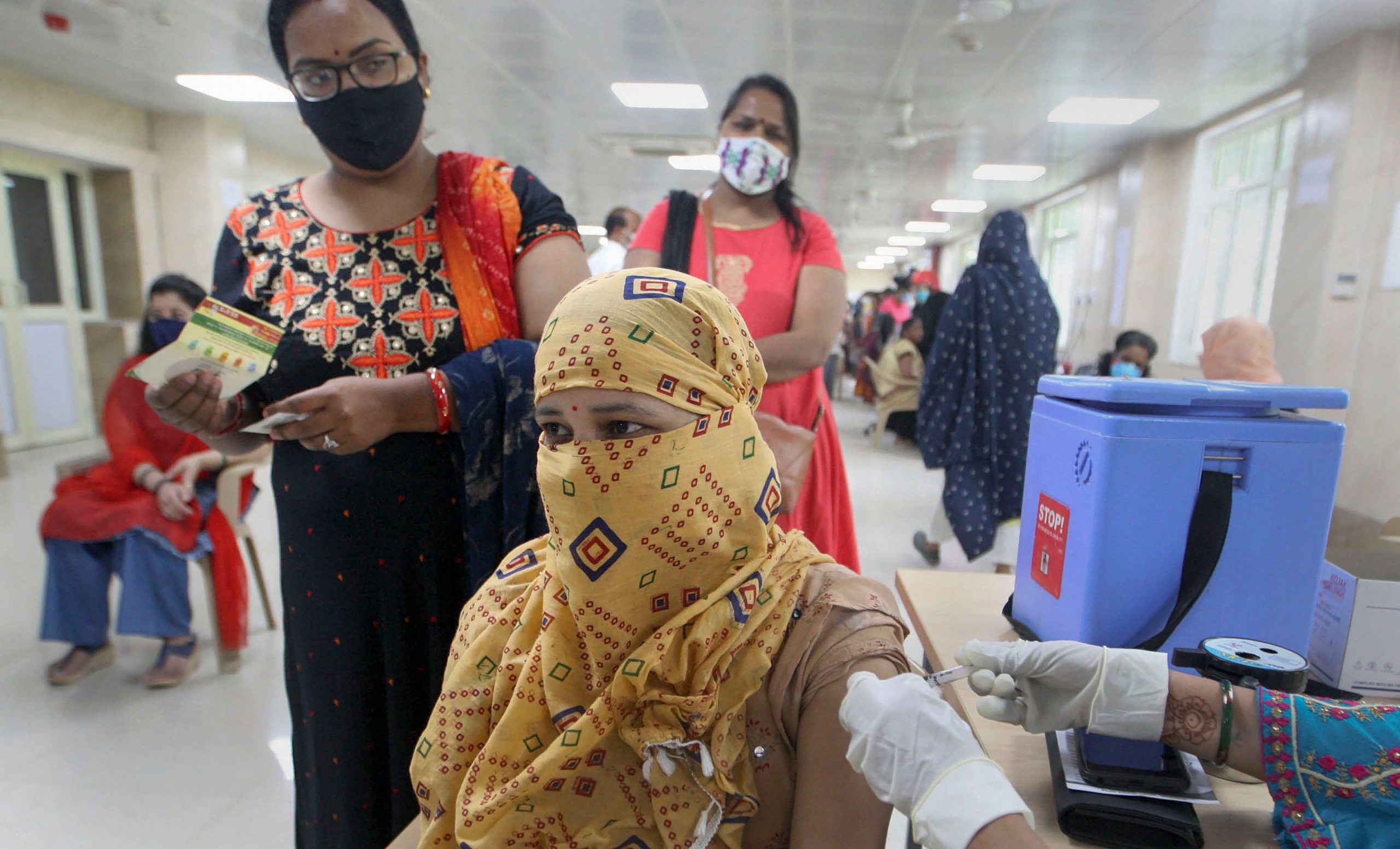 India records 37,593 new COVID-19 cases, over 1,200 more than yesterday