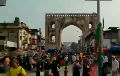 People throng markets in Hyderabad ahead of Eid amid COVID surge. Watch