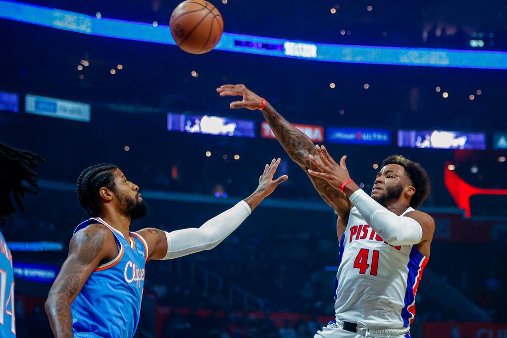 NBA: Los Angeles Clippers snap out of losing streak with win against Detroit Pistons