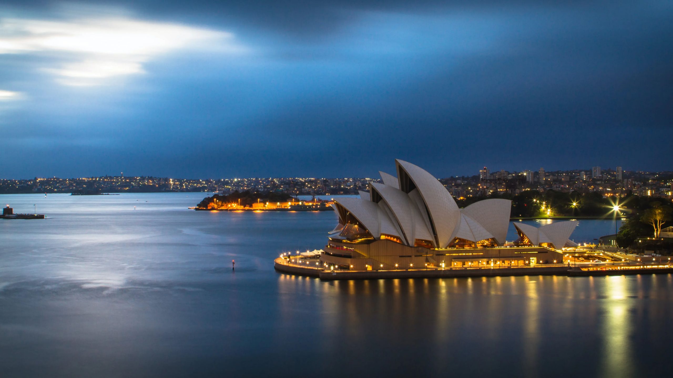 Australia will not allow international tourists until 2022