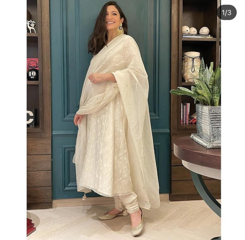 Anushka Sharma dons her maternity outfits like a diva
