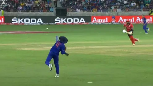 Watch: Ravindra Jadejas fielding gets India Hong Kong skippers wicket