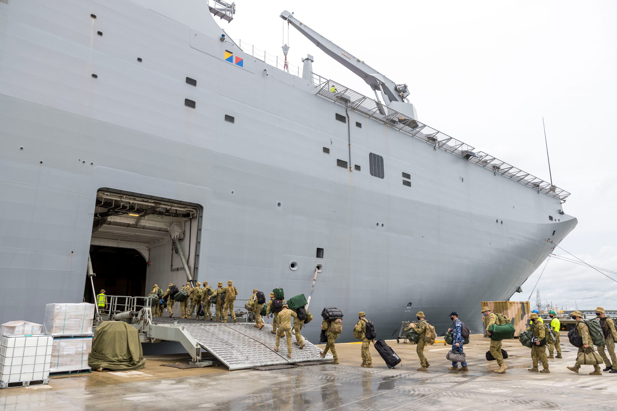 Australian navy risks infecting Tonga, as COVID-19 positive crew provides aid