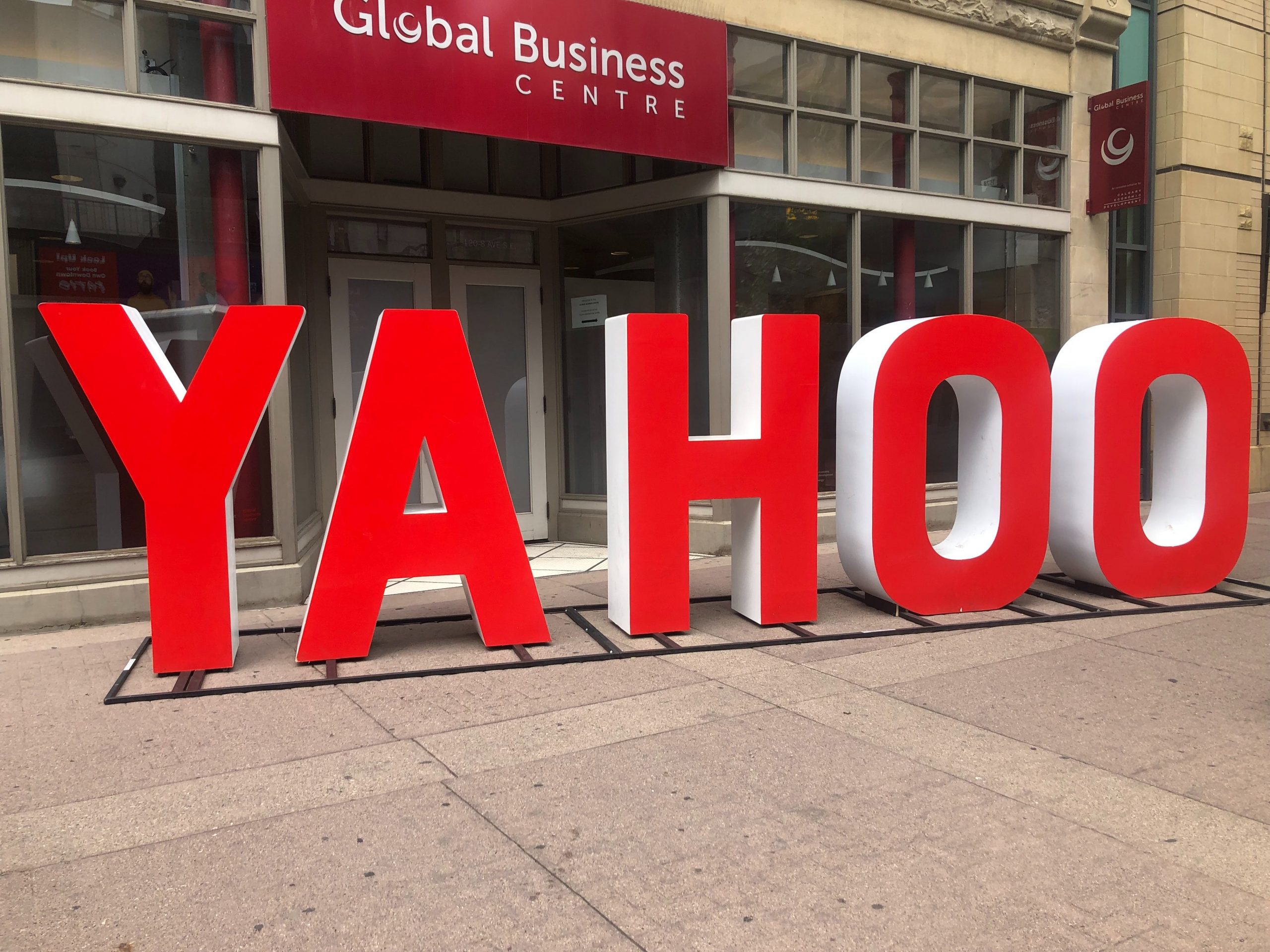 Yahoo becomes latest US tech company to leave China