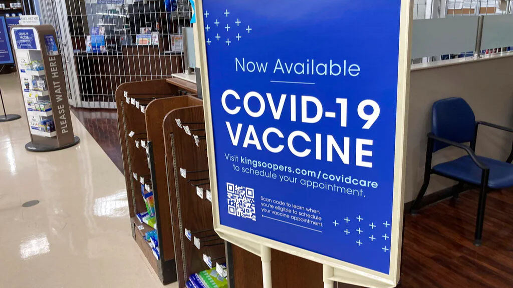 Key takeaways as US pushes COVID vaccine deadline to January 4