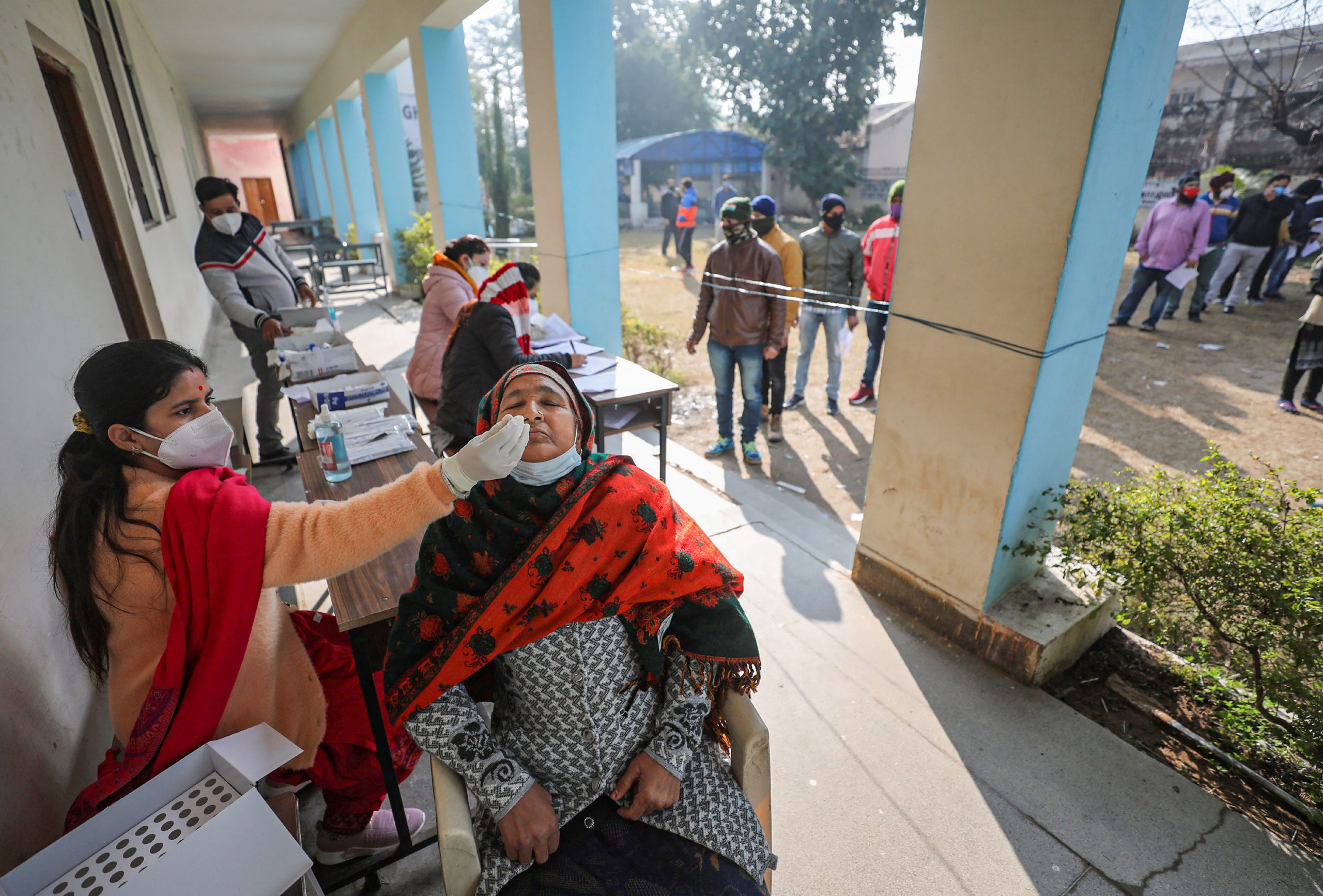 India reports 2.35 lakh COVID-19 cases, 871 deaths in last 24 hours