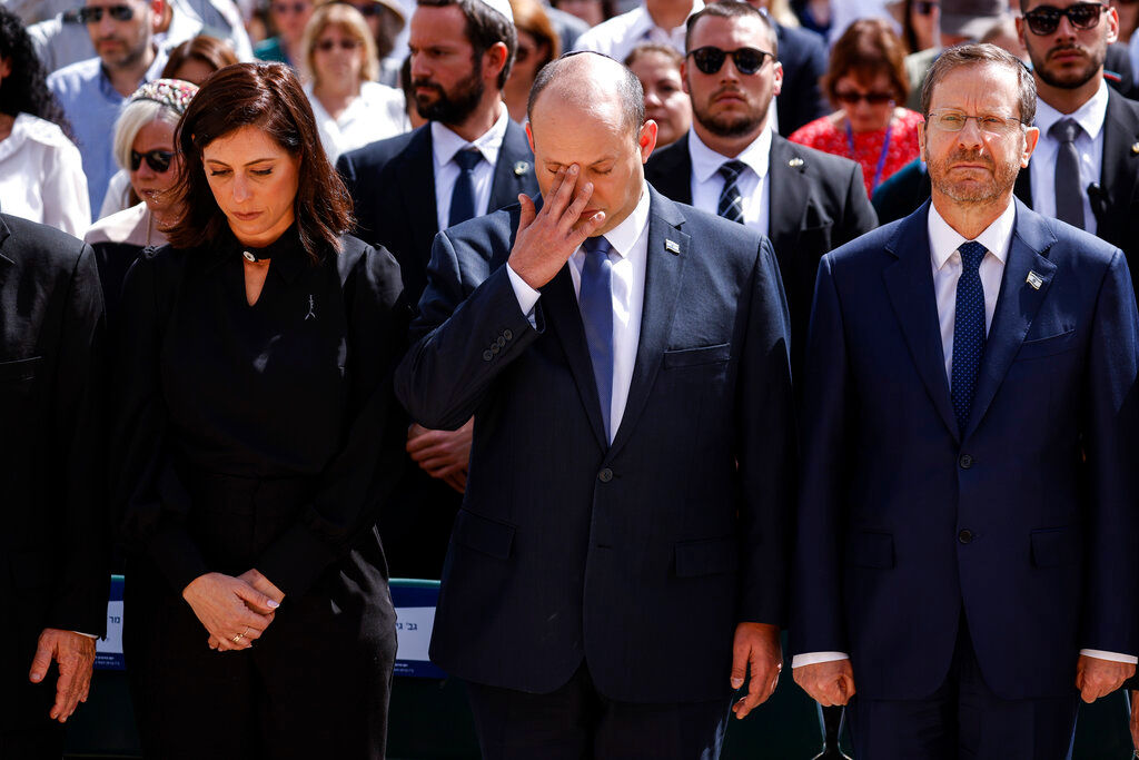 Israel observes Holocaust memorial day, honors 6 million Jews killed