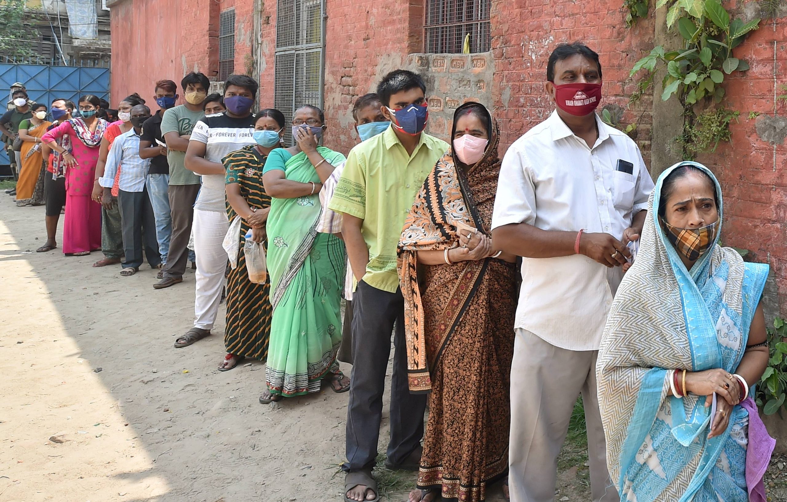 Exit polls give thin win to Mamata in Bengal, show Left returning in Kerala