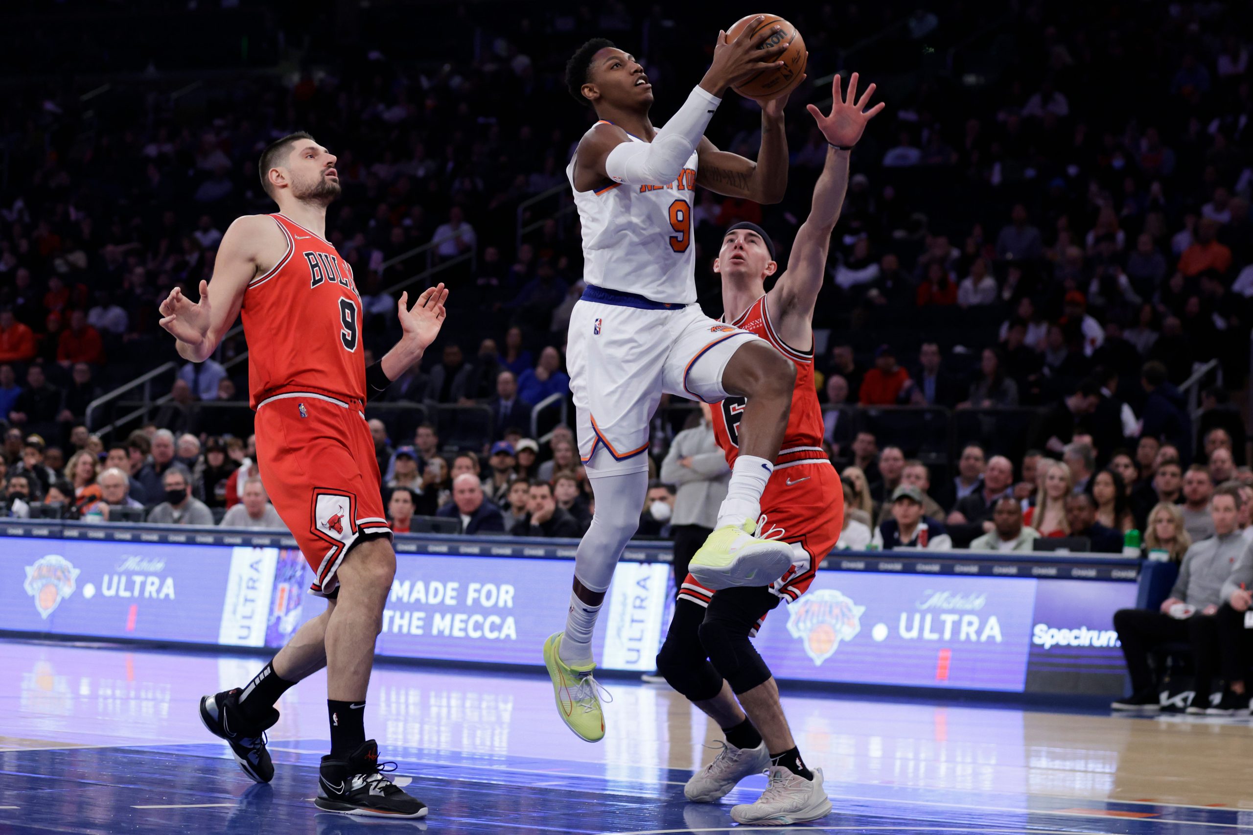 NBA: New York Knicks hold off DeMar DeRozan, Chicago Bulls for 4th straight win