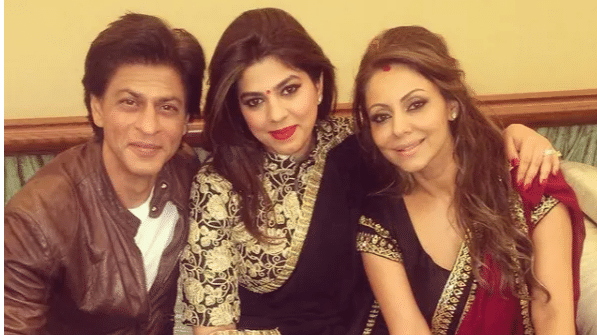 What is Shah Rukh Khan’s manager Pooja Dadlani’s salary?