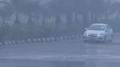 Officials issue heavy rainfall alert in 8 states: Check details