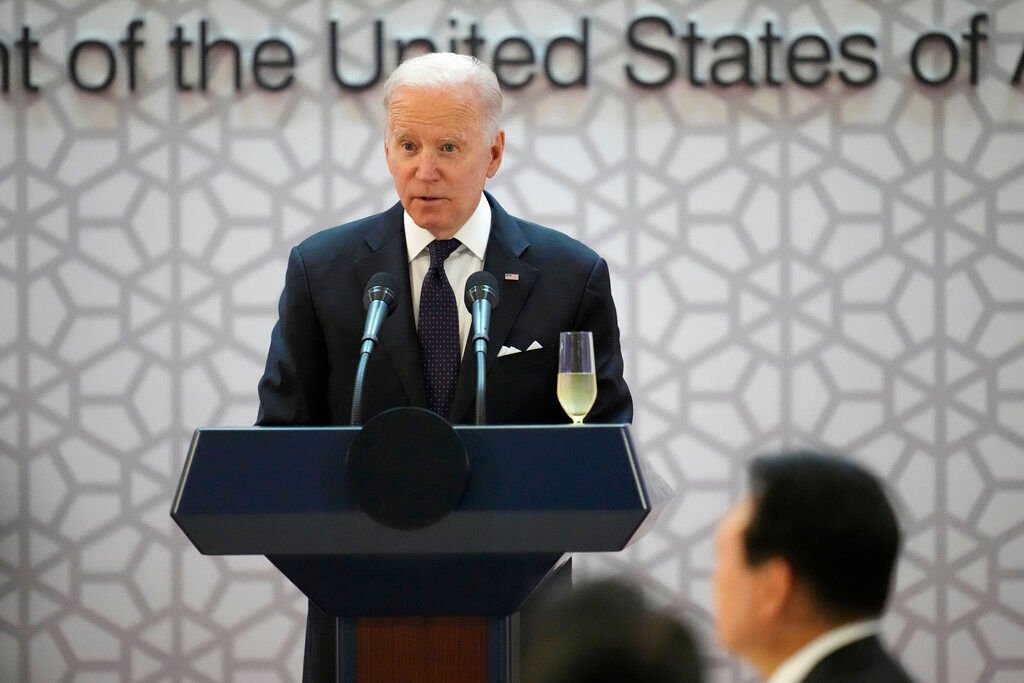 Joe Biden meets Hyundai execs in Seoul after firm pledges $5.5bn investment