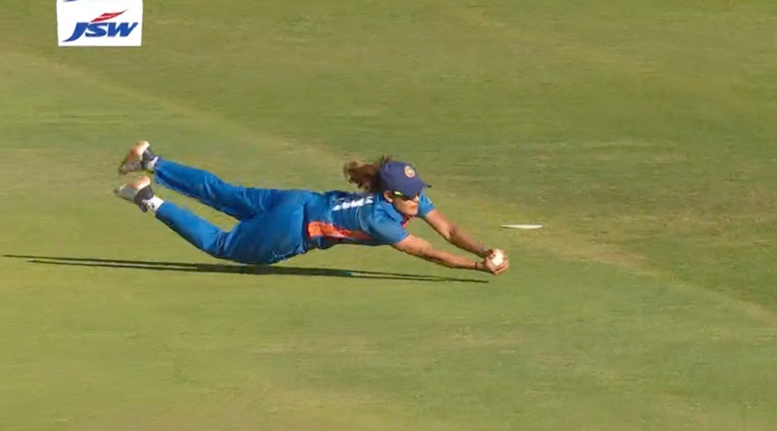 Watch: Radha Yadav takes a blinder to dismiss Tahlia McGrath in the Commonwealth Games final