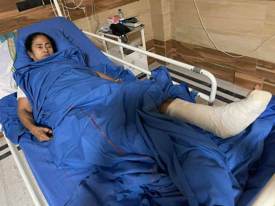 ‘I will be back in 2,3 days,’ says injured Mamata Banerjee from hospital. Watch