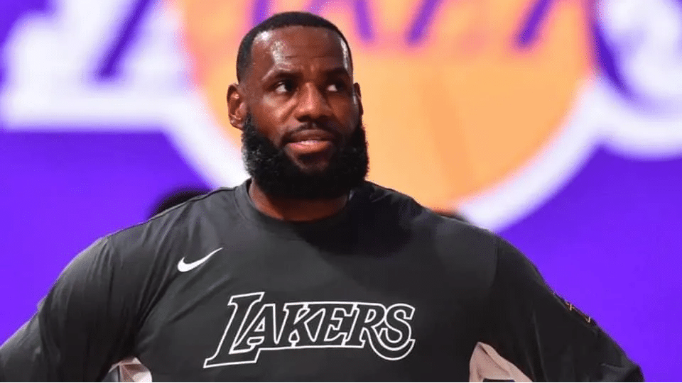 LeBron James objects to tweets, image in deceptive ad campaign