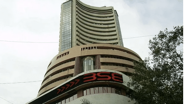 Sensex jumps by 260 points, Nifty tops 14,550
