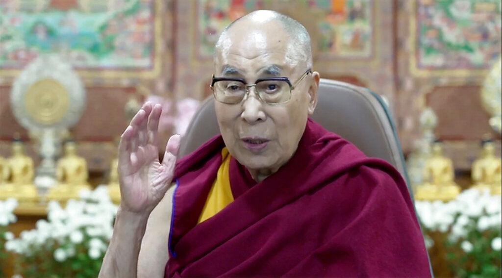 Dalai Lama receives the first Gandhi Mandela Foundation Peace Prize