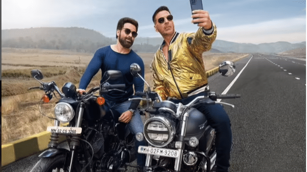 Akshay Kumar and Emraan Hashmi strike a pose, share posts on Instagram