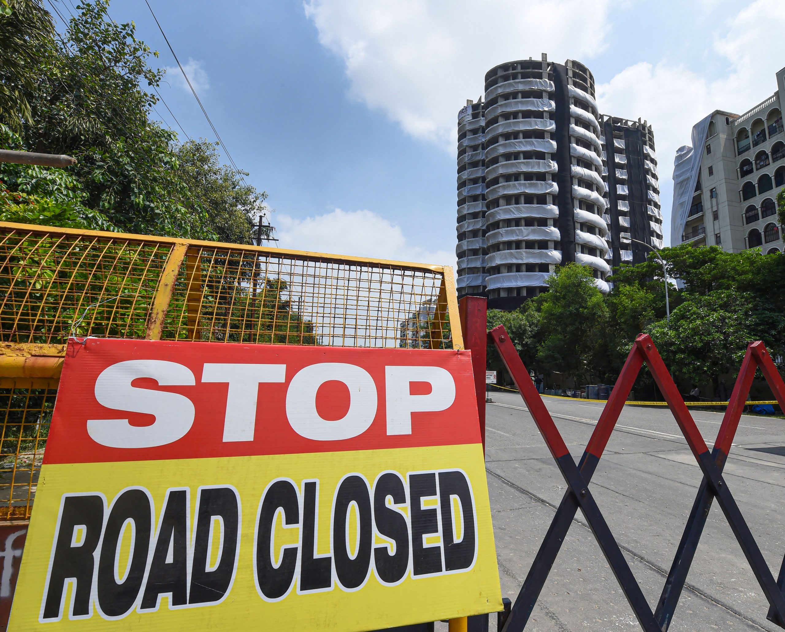 Noida twin towers demolition soon: 7000 evacuated