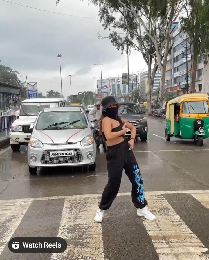 Indore woman dances on a traffic signal, gets police notice for violating norms