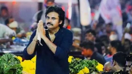 Pawan%20Kalyan%27s%20film%20Vakeel%20Saab%20releases%20today%2C%20first%20reviews%20out