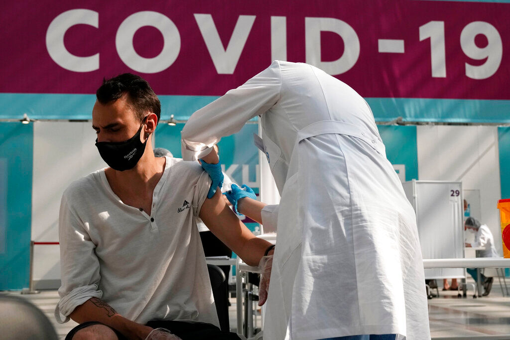 Amid record COVID deaths, Moscow vaccination centre shut to host ‘cultural events’