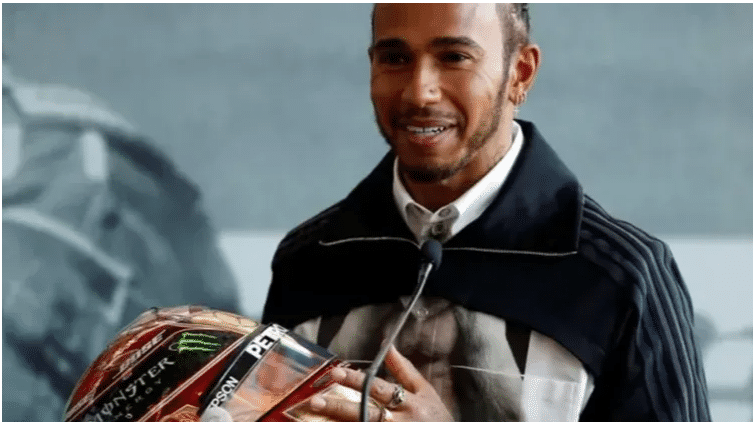 Lewis Hamilton knighted in UK honours list