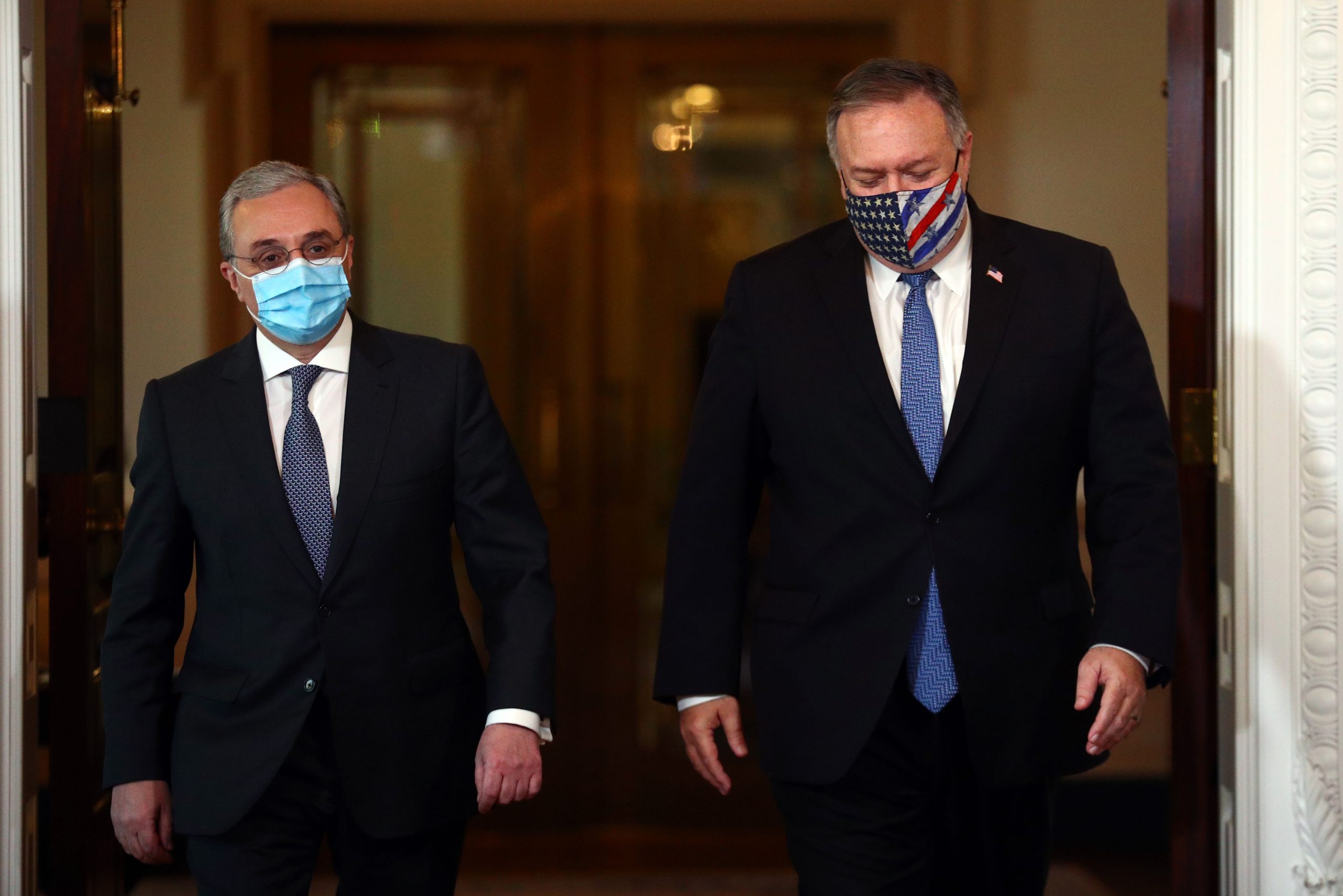 Mike Pompeo meets Armenia, Azerbaijan foreign ministers as fighting rages