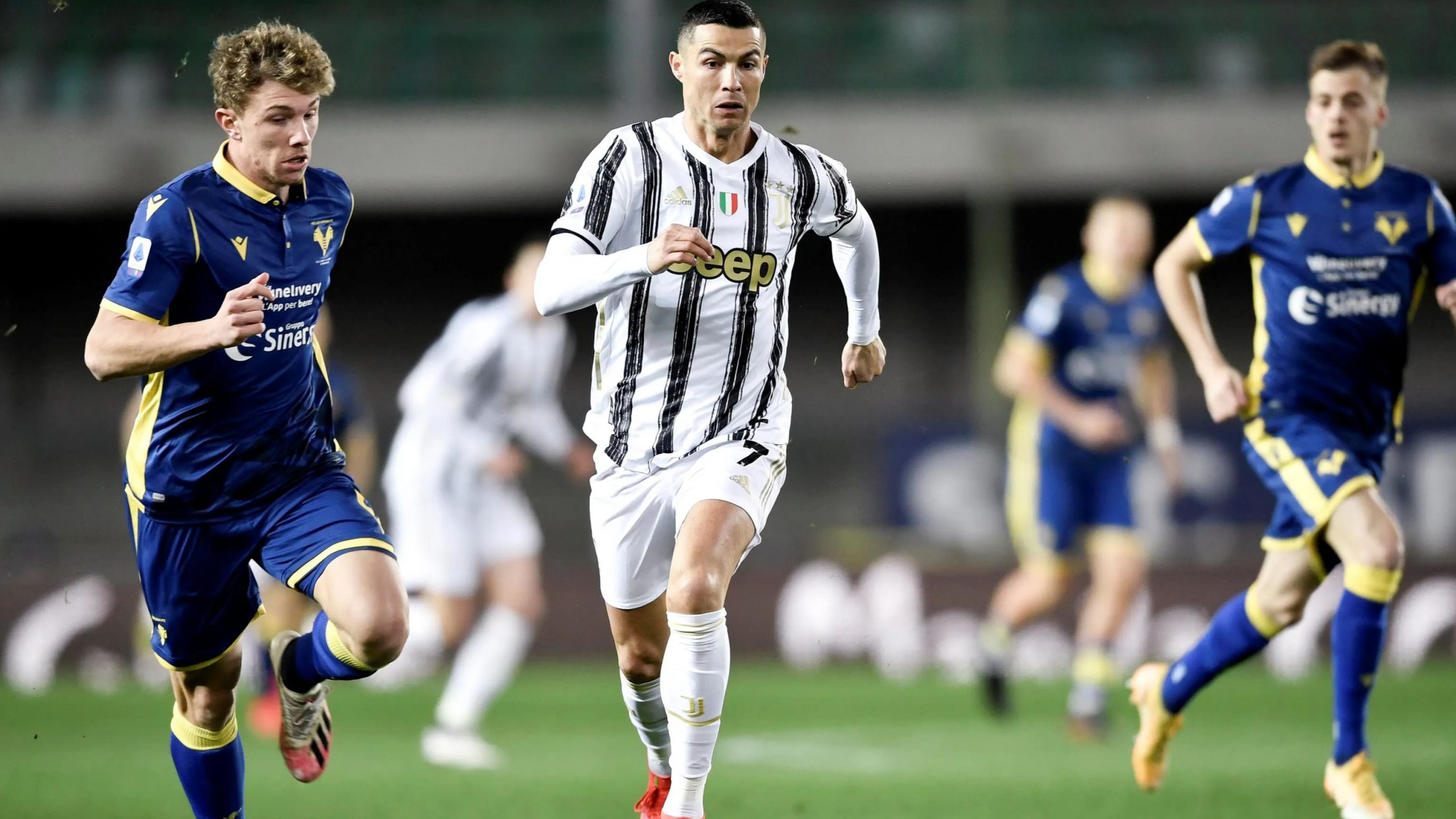 Lone goal from Cristiano Ronaldo salvages draw for Juventus in Verona
