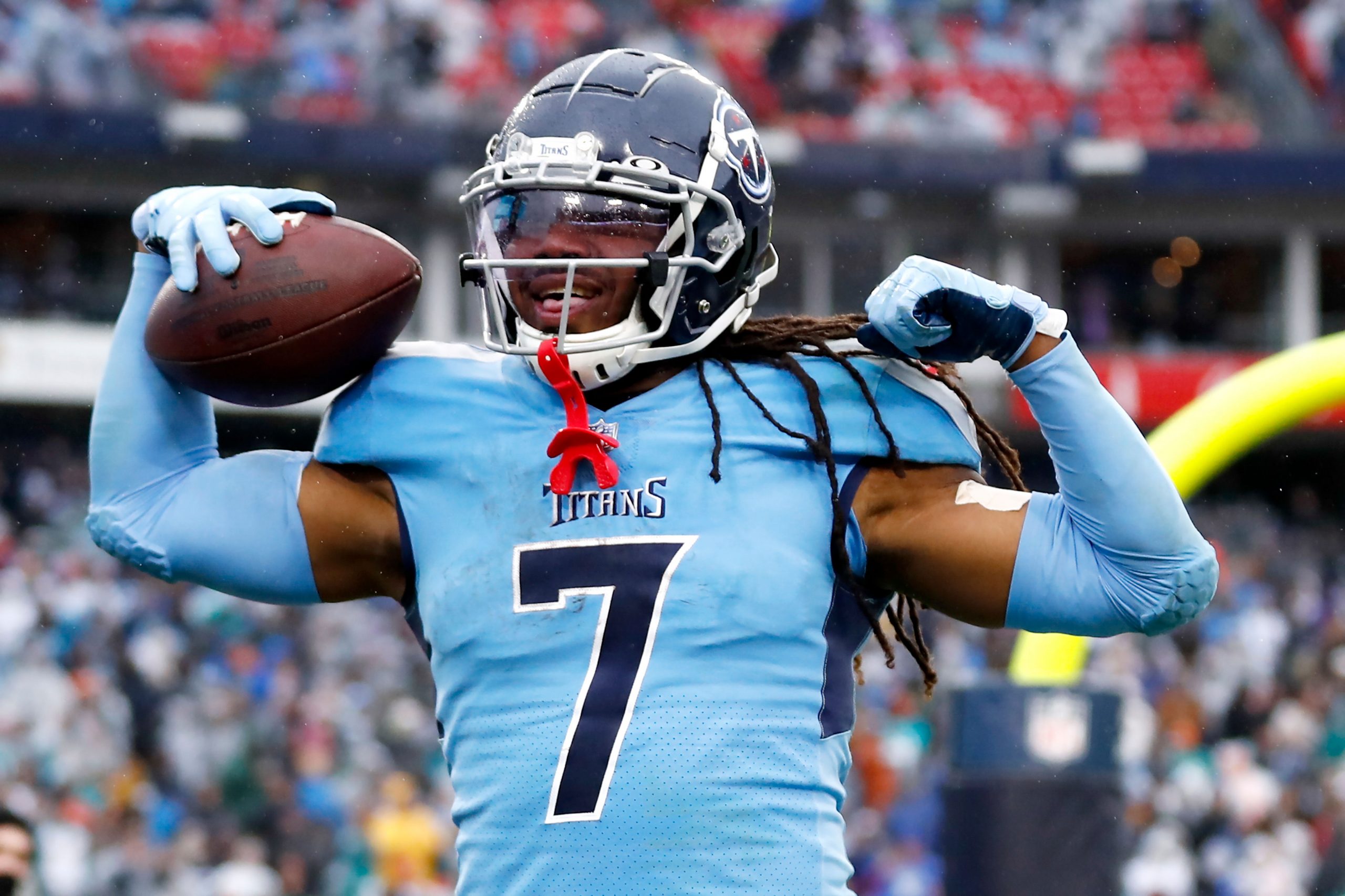 NFL: Tennessee Titans clinch 2nd straight AFC South, beat Miami Dolphins