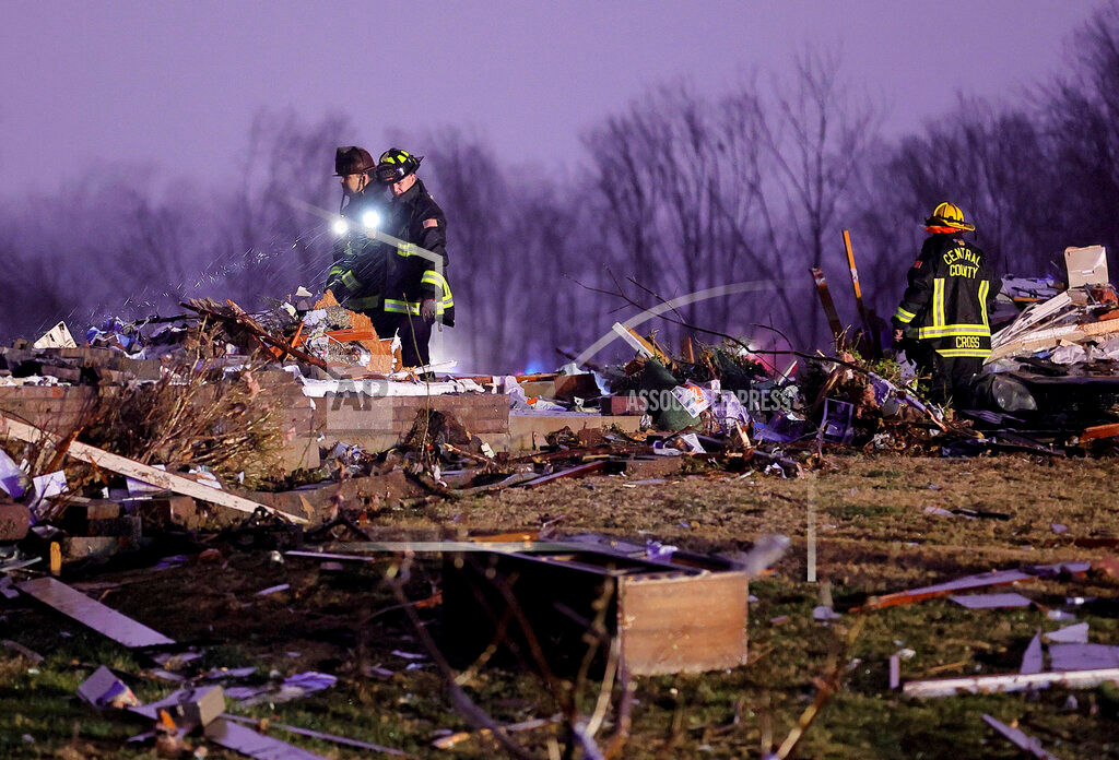 Tornado aftermath: Search for missing people continue
