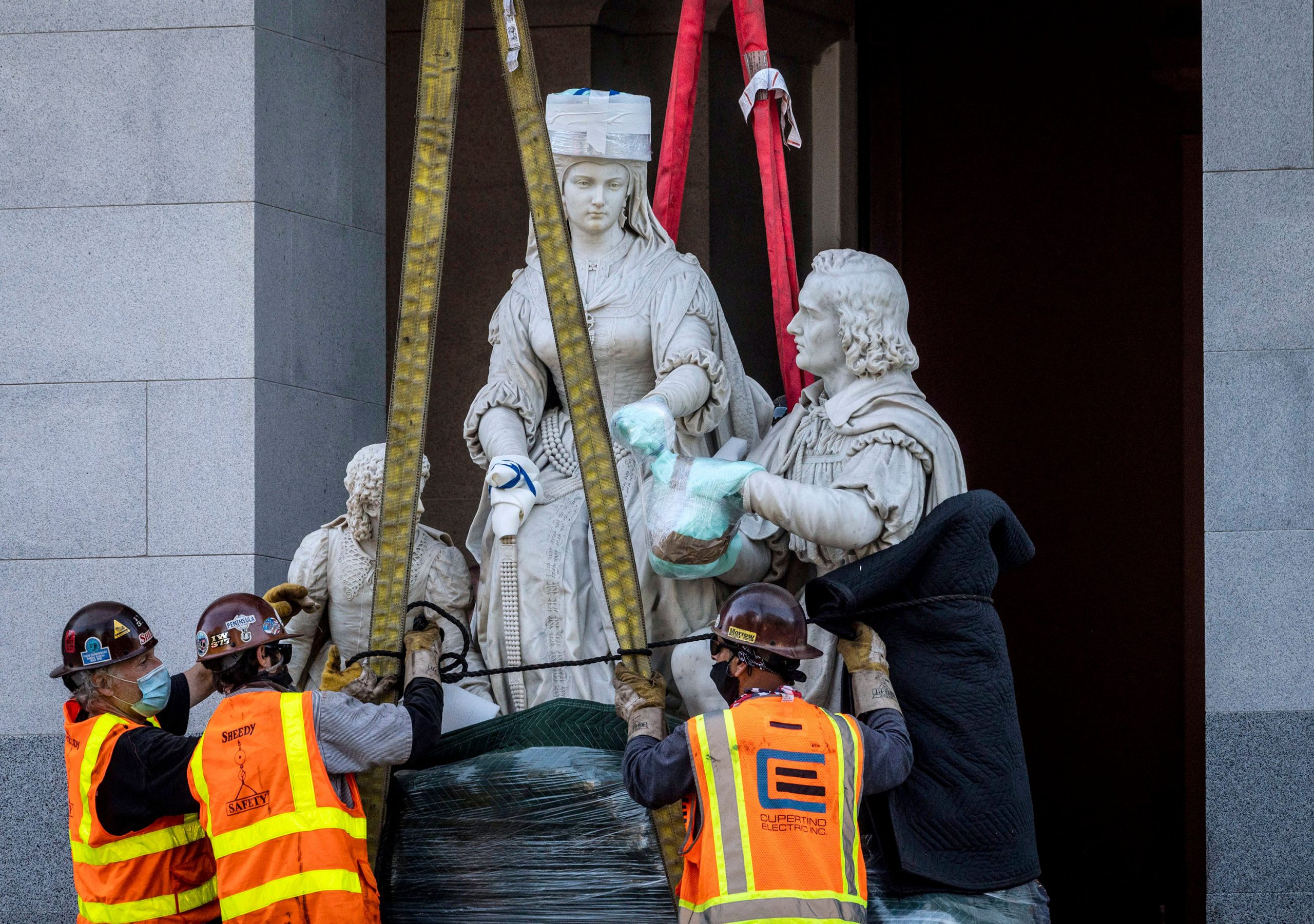 Christopher Columbus statues removed in Chicago following backlash