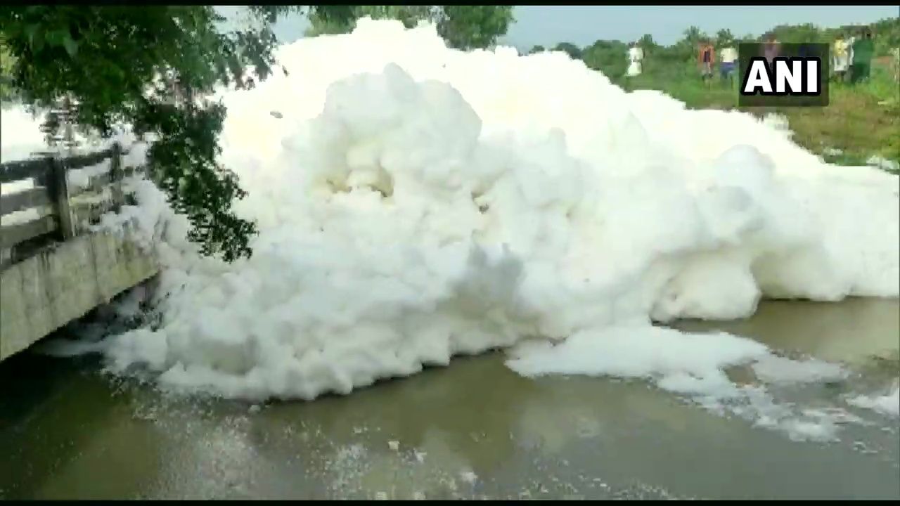 Watch | Toxic foam floats on parts of Vagai river in Madurai